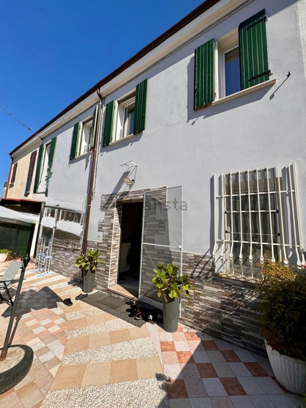 casa indipendente in vendita a Legnago in zona Vigo
