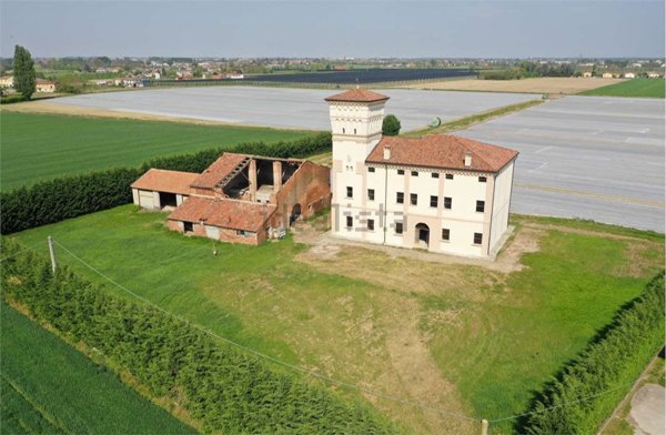 villa in vendita a Legnago in zona San Pietro