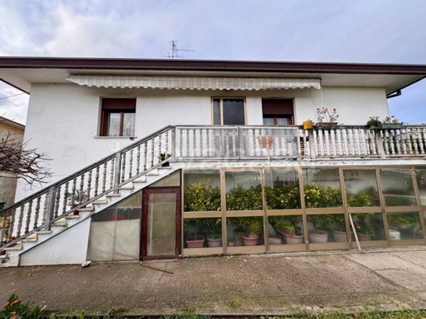 casa indipendente in vendita a Legnago in zona Canove