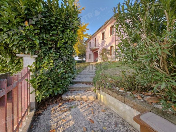 casa indipendente in vendita a Legnago in zona Vangadizza