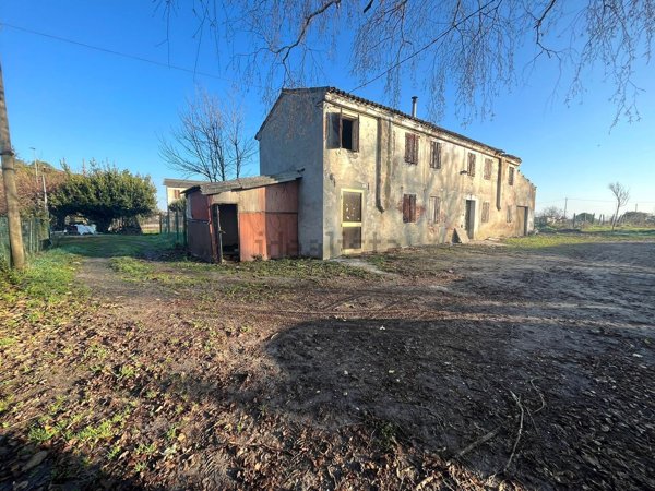 casa indipendente in vendita a Legnago in zona Vangadizza