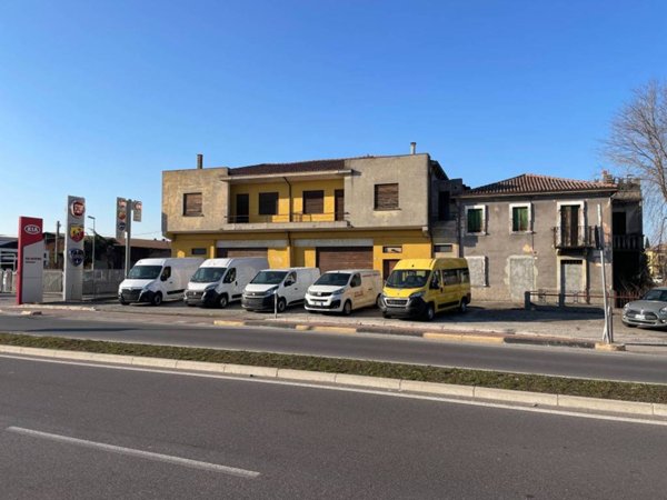 negozio in vendita a Legnago in zona San Pietro