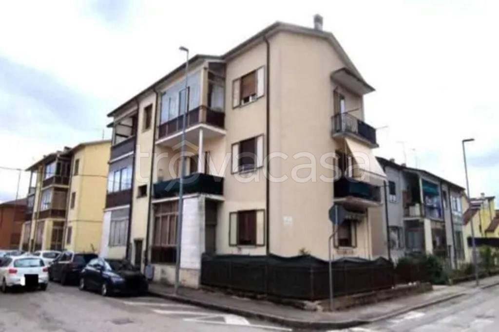 appartamento in vendita a Legnago in zona Porto