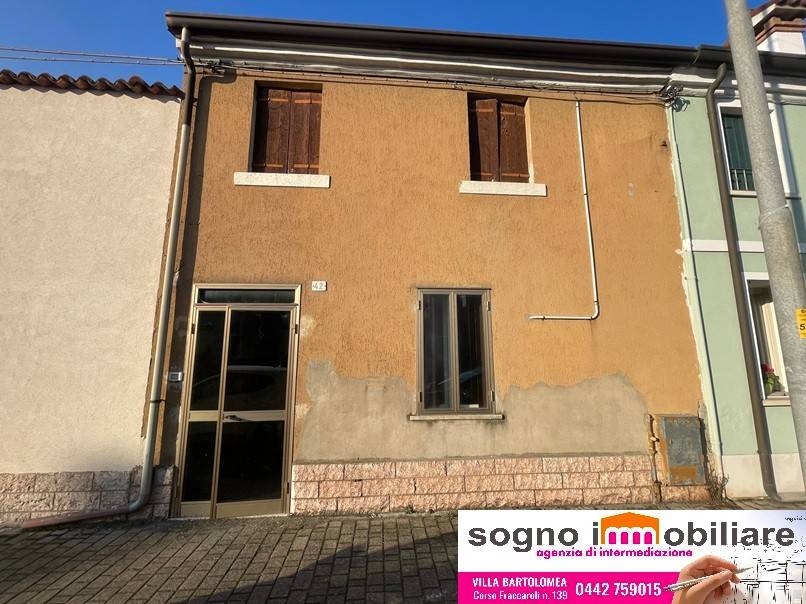 casa indipendente in vendita a Legnago