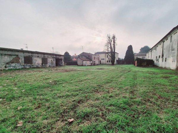 casa indipendente in vendita a Legnago in zona Terranegra