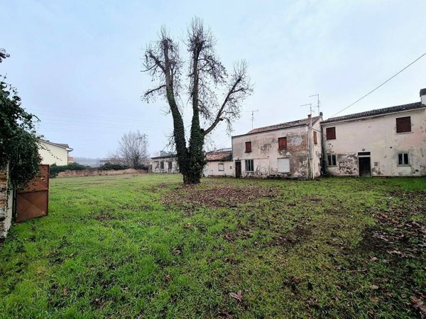 casa indipendente in vendita a Legnago in zona Terranegra