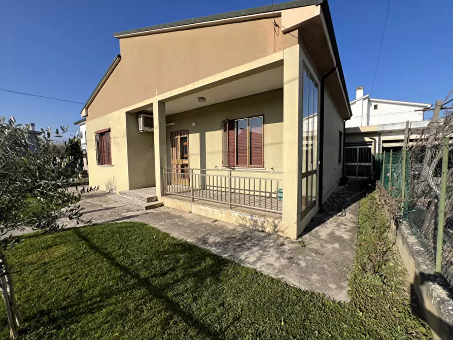 casa indipendente in vendita a Legnago in zona Terranegra