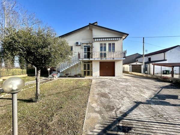 casa indipendente in vendita a Legnago in zona Porto
