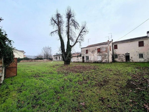casa indipendente in vendita a Legnago in zona Terranegra