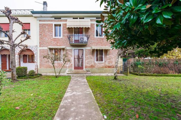 casa indipendente in vendita a Legnago in zona San Pietro