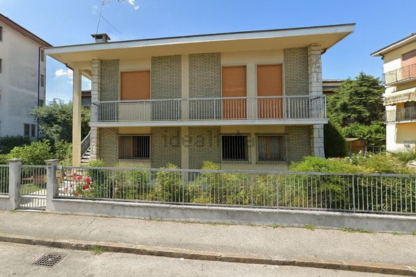 casa indipendente in vendita a Legnago in zona Casette