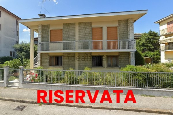 casa indipendente in vendita a Legnago in zona Casette