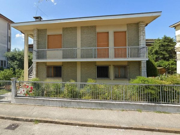 casa indipendente in vendita a Legnago in zona Casette