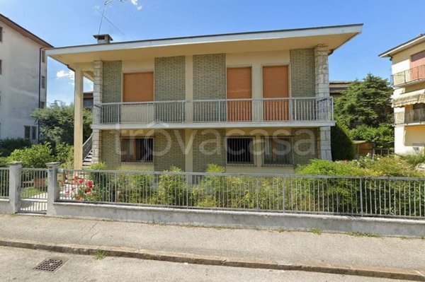 casa indipendente in vendita a Legnago in zona Casette