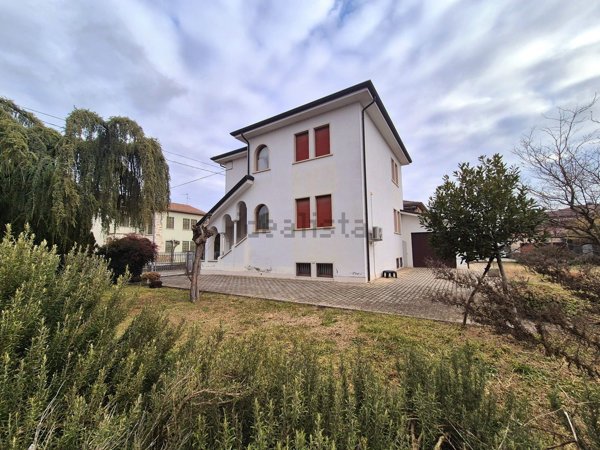 appartamento in vendita a Legnago in zona Casette