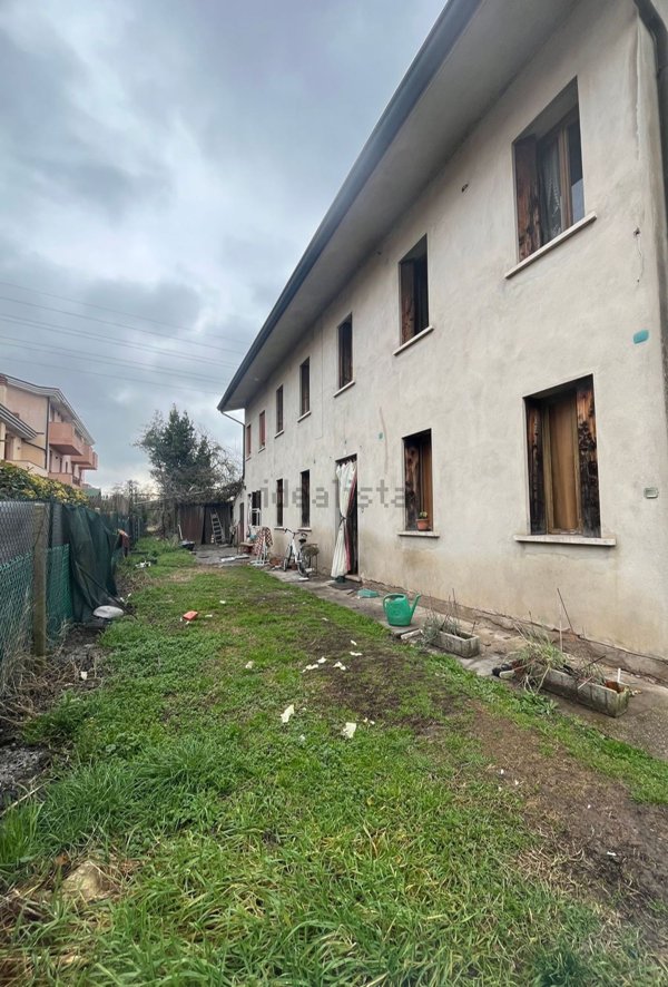 casa indipendente in vendita a Legnago in zona Terranegra