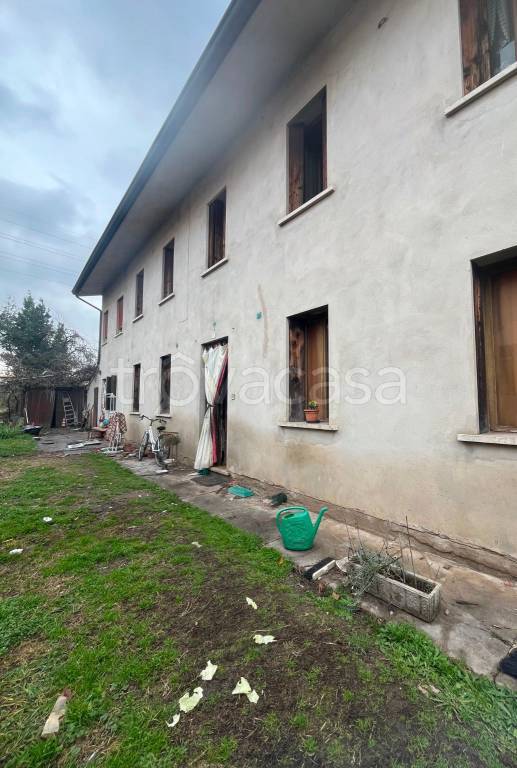 casa indipendente in vendita a Legnago in zona Terranegra