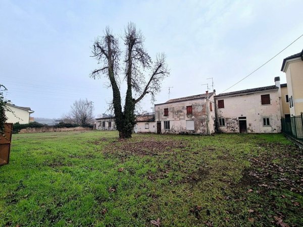 terreno edificabile in vendita a Legnago in zona Terranegra