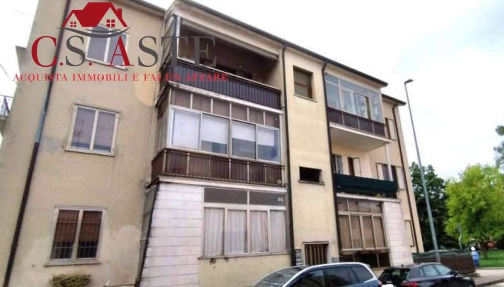 appartamento in vendita a Legnago in zona Porto