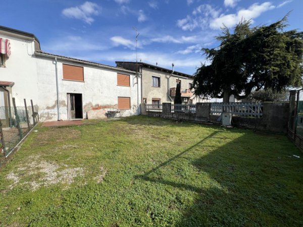 casa indipendente in vendita a Legnago in zona Vangadizza