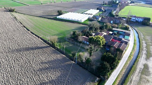 terreno edificabile in vendita a Legnago in zona Porto