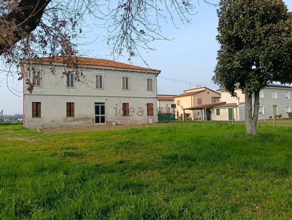 casa indipendente in vendita a Legnago in zona Porto