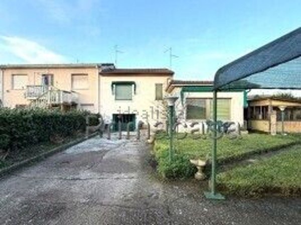 casa indipendente in vendita a Legnago in zona Vangadizza