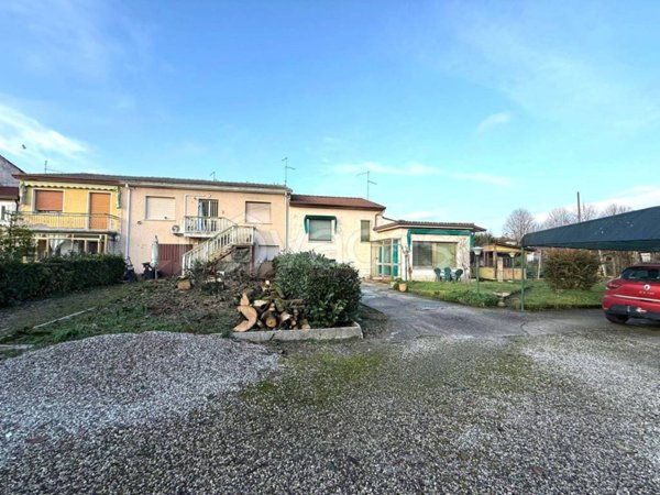 casa indipendente in vendita a Legnago in zona Vangadizza