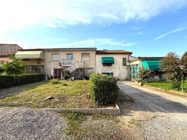 casa indipendente in vendita a Legnago in zona Porto
