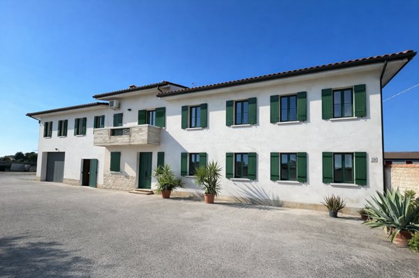 casa indipendente in vendita a Legnago in zona Porto
