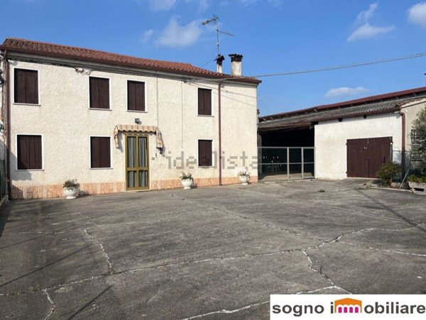 casa indipendente in vendita a Legnago in zona Vigo