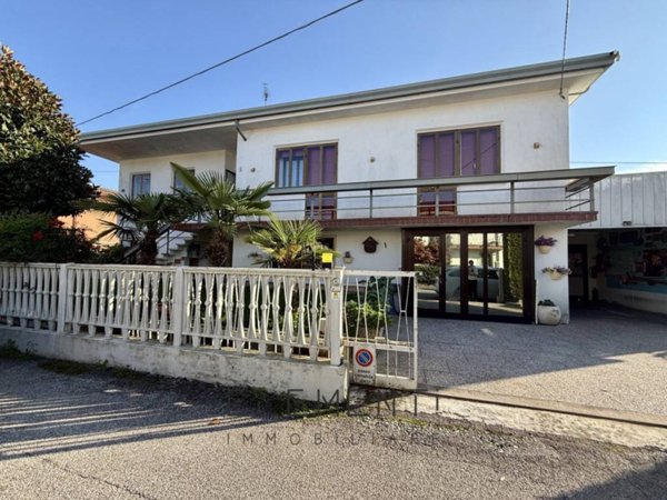 casa indipendente in vendita a Legnago in zona Vigo