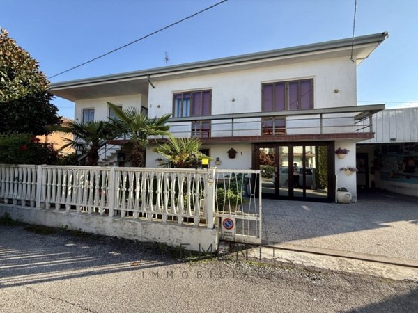 casa indipendente in vendita a Legnago in zona Vigo