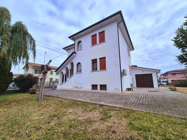 casa indipendente in vendita a Legnago in zona Casette