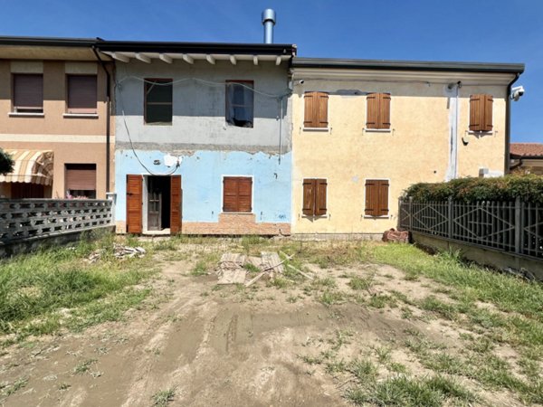 casa indipendente in vendita a Legnago in zona San Pietro