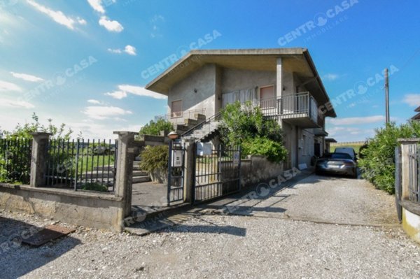 casa indipendente in vendita a Legnago in zona Porto