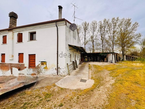 casa indipendente in vendita a Legnago in zona San Pietro