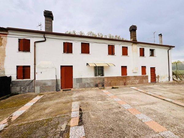casa indipendente in vendita a Legnago in zona San Pietro