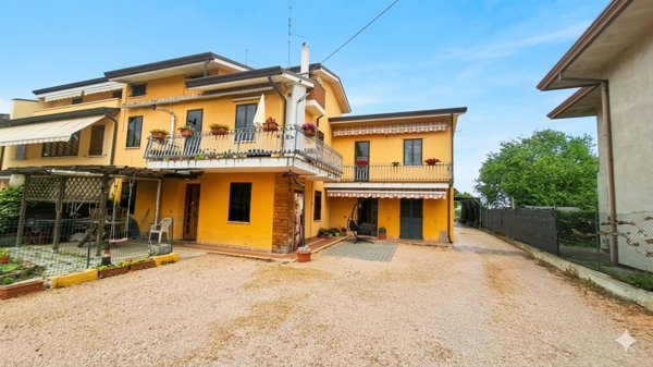 appartamento in vendita a Legnago in zona Canove