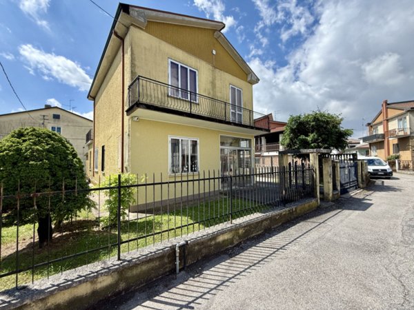 casa indipendente in vendita a Legnago in zona Porto