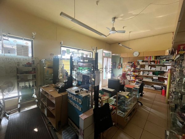 locale commerciale in vendita a Legnago in zona Vangadizza