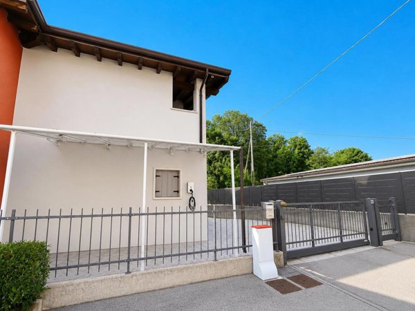 casa indipendente in vendita a Legnago in zona Porto