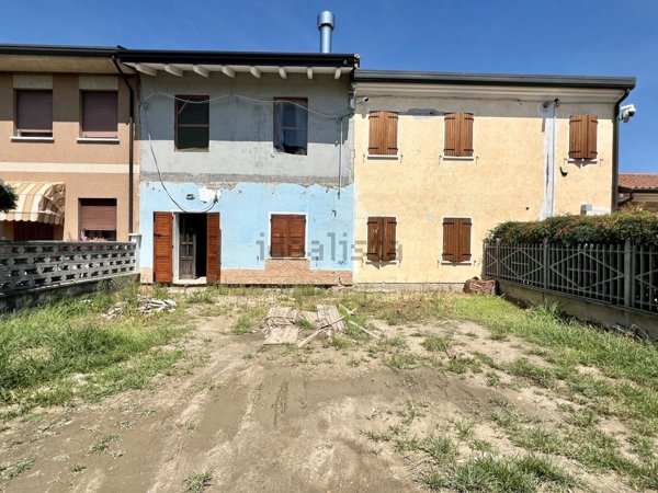 casa indipendente in vendita a Legnago in zona San Pietro