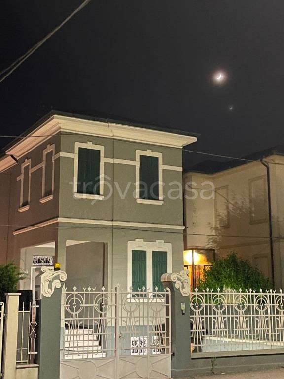 casa indipendente in vendita a Legnago in zona Porto