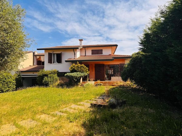 casa indipendente in vendita a Legnago in zona Casette