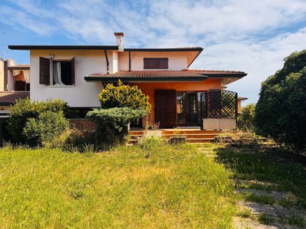 casa indipendente in vendita a Legnago in zona Porto