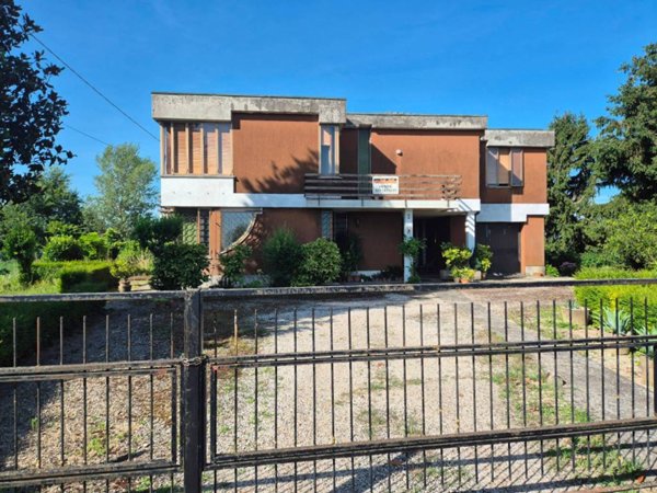 casa indipendente in vendita a Legnago in zona Canove