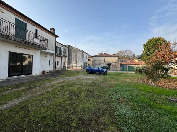 intera palazzina in vendita a Legnago in zona San Pietro
