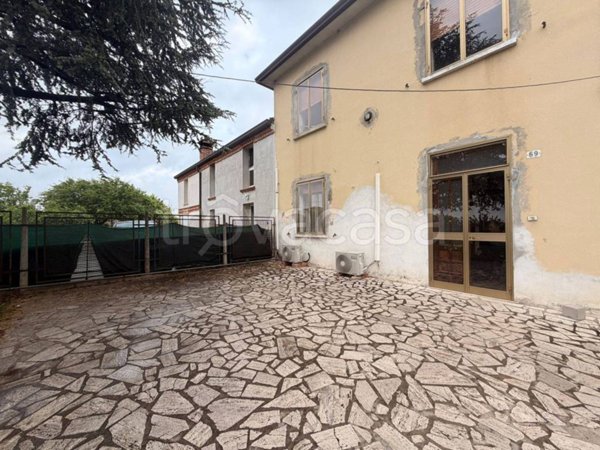 casa indipendente in vendita a Legnago in zona Porto