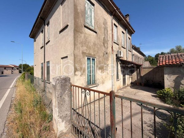 casa indipendente in vendita a Legnago in zona Porto